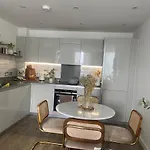 London Penthouse Apartment With Stunning Views