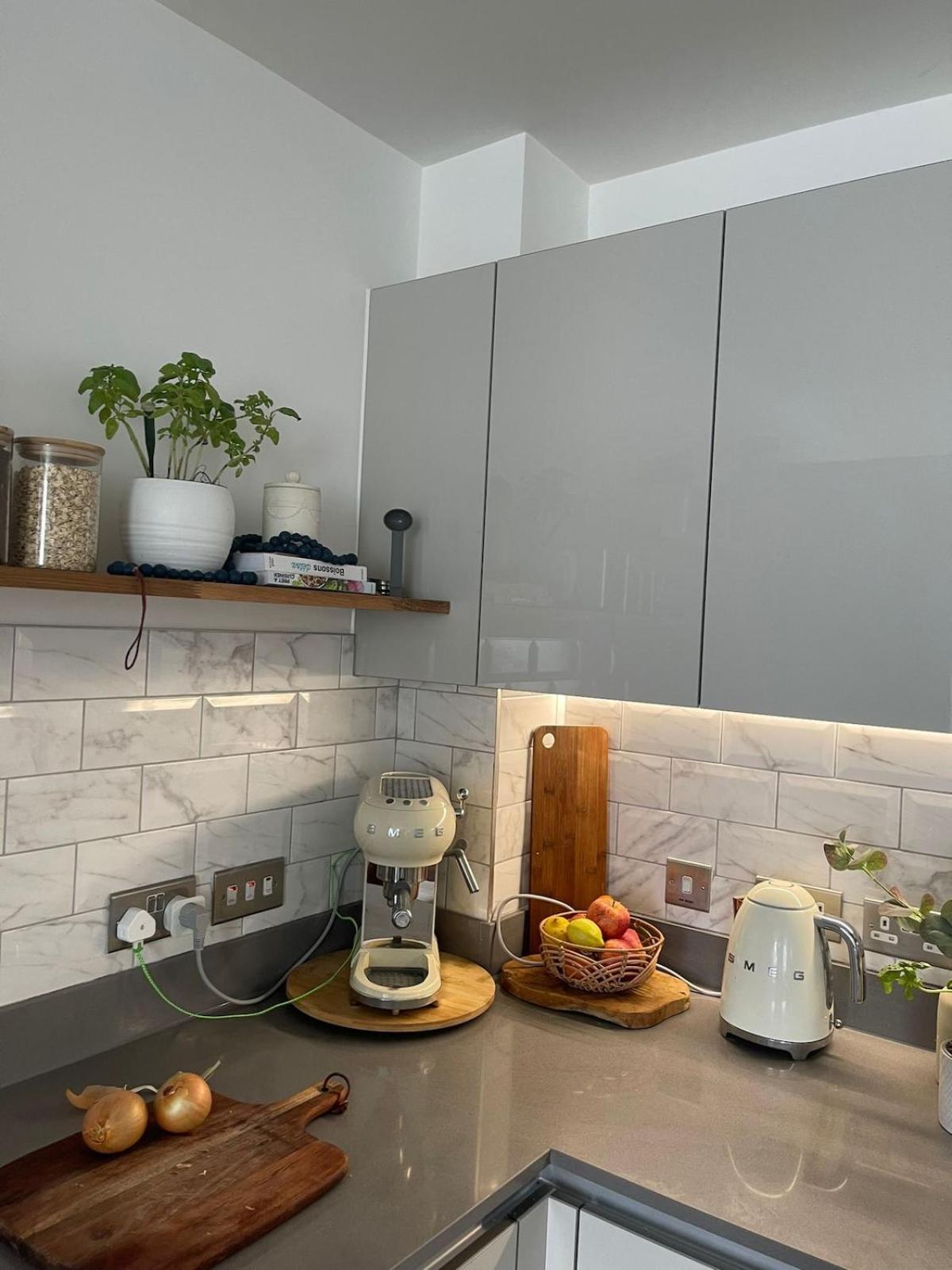 Penthouse With Stunning Views * London